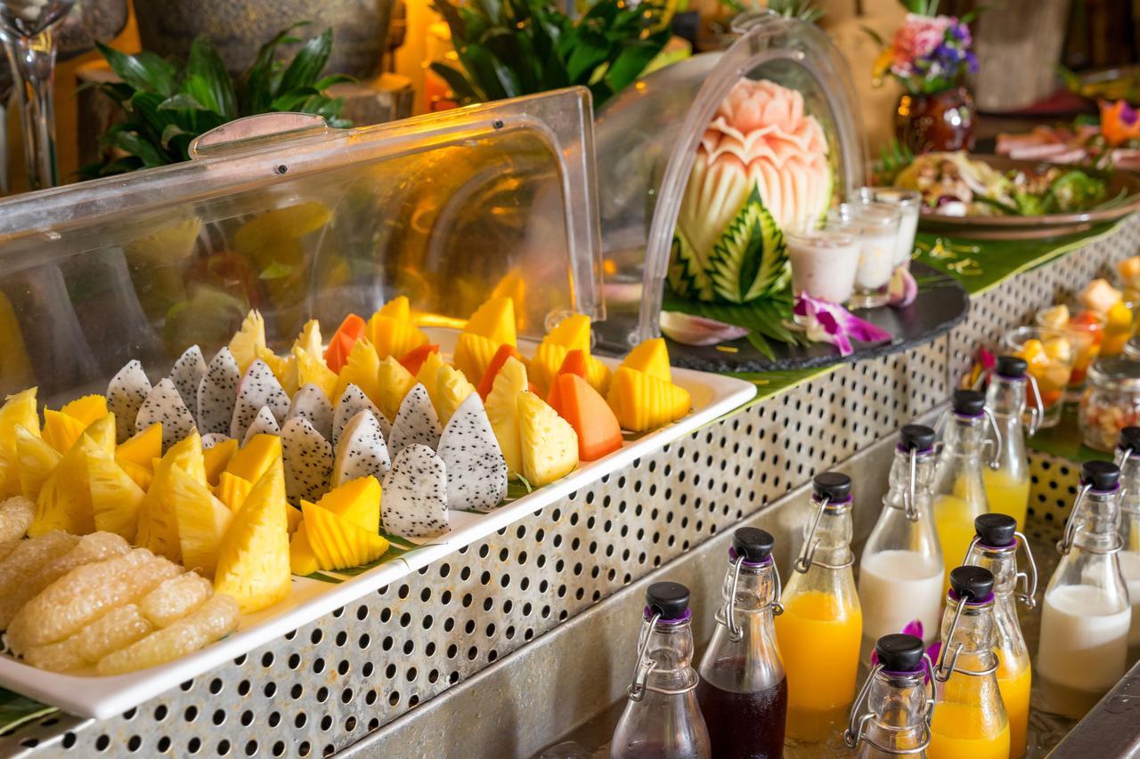 Golden Temple Residence Siem Reap Eksteriør billede A buffet at a hotel