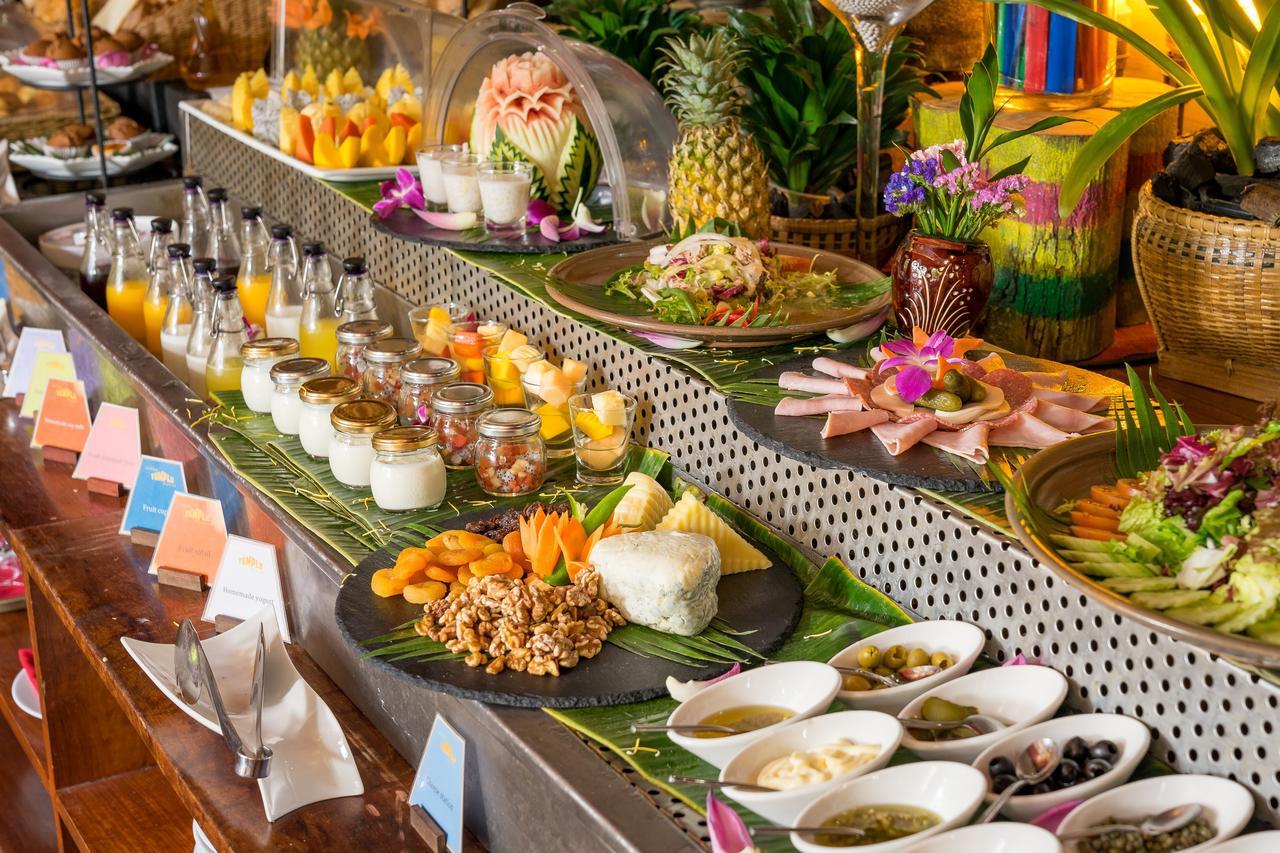 Golden Temple Residence Siem Reap Eksteriør billede A buffet at a hotel