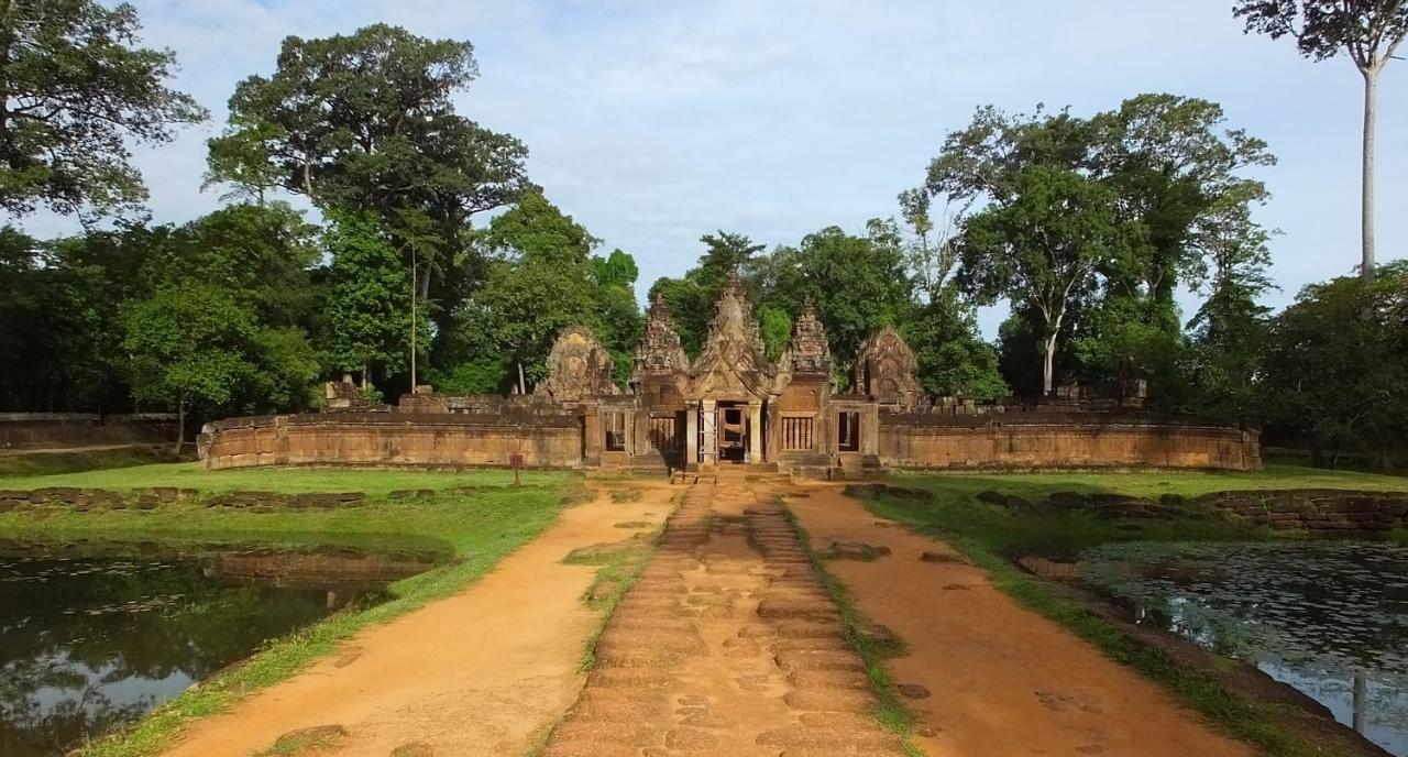 Golden Temple Residence Siem Reap Eksteriør billede The temple of Angkor Wat